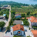 Apartman Lili Near The Porec