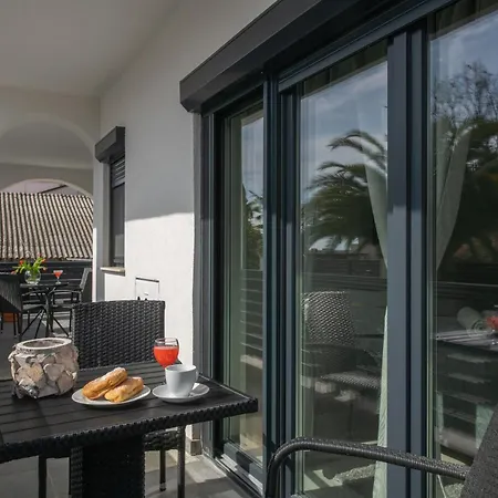 Lili Near The Apartman Poreč