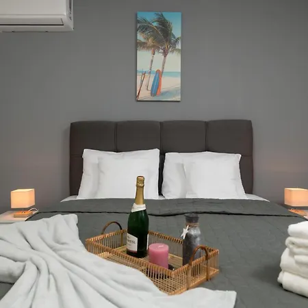 Lili Near The * ポレッチ