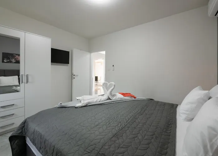 Lili Near The * Пореч