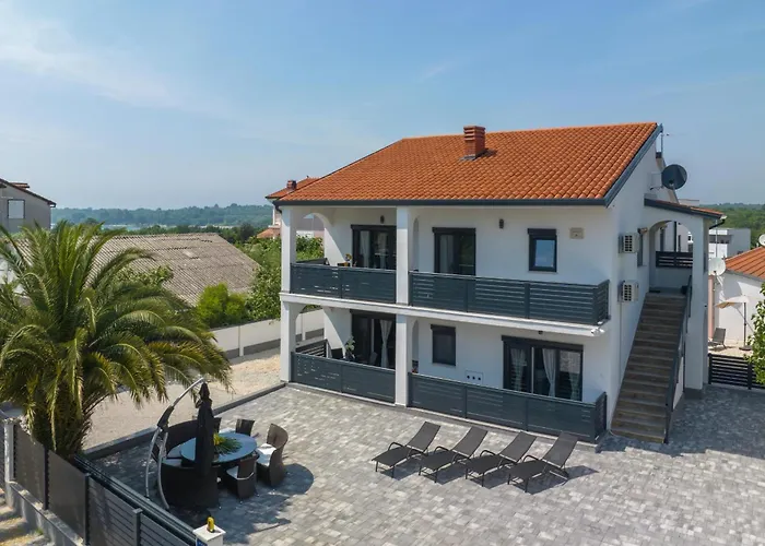 Lili Near The Апартаменти