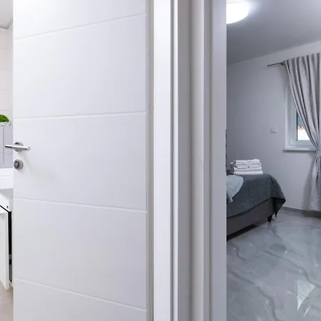 Apartment Lili Near The