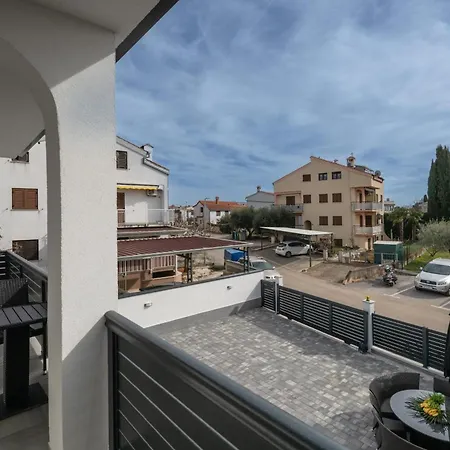 Apartment Lili Near The