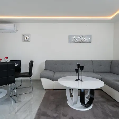 Apartment Lili Near The Poreč